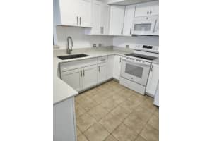 802 Villa Circle, Boynton Beach