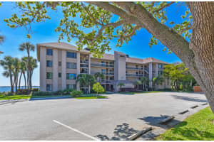 4440 Ne Sandpebble Trace 104, Stuart