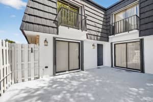 320 Woodland Road, Palm Springs