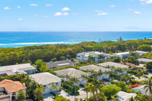 444 Ne Wavecrest Way, Boca Raton