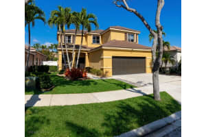 668 Willow Bend Road, Weston