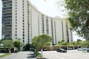 2450 Presidential Way 208, West Palm Beach