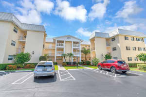 17 Colonial Club Drive 204, Boynton Beach