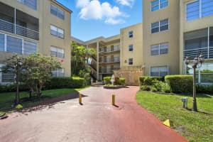2801 Somerset Drive 101, Lauderdale Lakes