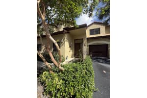 10547 Nw 10th Street C-128, Plantation