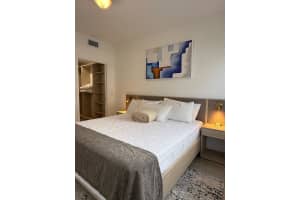 225 N Miami Avenue 910, Miami