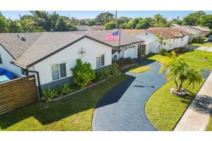 8610 Nw 46th Street, Lauderhill