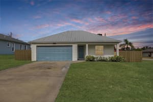 224 Sw 16th Pl Place Sw, Vero Beach