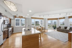 19900 E Country Club Drive 1101, Aventura