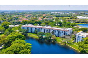 2105 Lavers Circle 212, Delray Beach