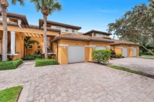 8035 Nw 127th Lane 3-e, Parkland