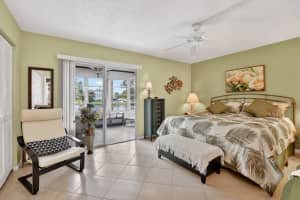2010 N Farnham N, Deerfield Beach