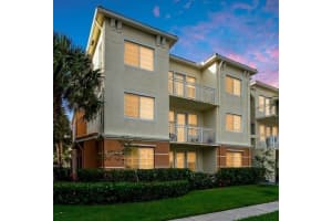 9857 Baywinds Boulevard 9207, Royal Palm Beach