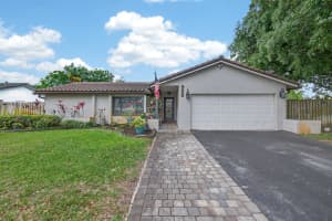 9696 Nw 28th Place, Coral Springs