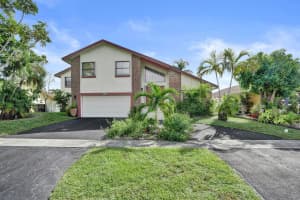 7418 Nw 49th Street, Lauderhill