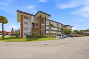 2991 Nw 46th Avenue 303, Lauderdale Lakes