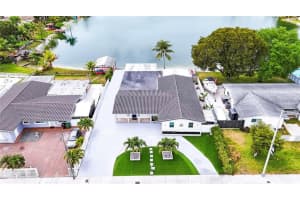 6290 W 16th Avenue, Hialeah