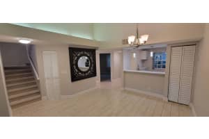 1125 Lake Shore Drive 202, Lake Park