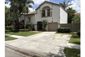 1750 Nw 107th Way, Plantation