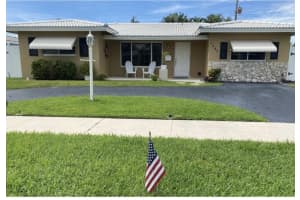 1230 Se 14th Drive, Deerfield Beach
