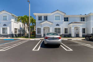 7301 Nw 174th Terrace 100, Hialeah