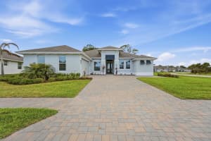 6391 High Pointe Circle, Vero Beach
