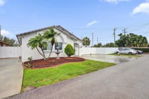 7635 Nw 168th Terrace, Hialeah