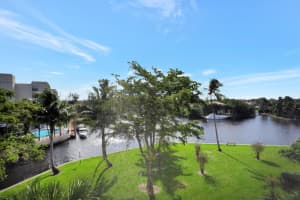 7 Royal Palm Way, Boca Raton