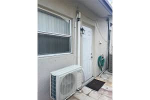 2721 N 72nd Terrace Studio, Hollywood