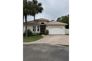 8642 Plum Cay, Royal Palm Beach