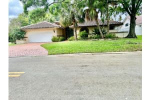 5048 Nw 98th Lane, Coral Springs