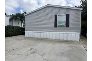 135 Parkside Court, Coconut Creek