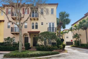 41 Via Floresta Drive, Boca Raton