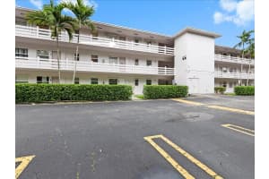 700 Layne Boulevard 316, Hallandale Beach