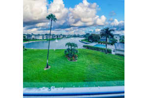 2728 N Garden Dr Drive N 413, Lake Worth