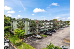 5935 Del Lago Circle 202, Sunrise
