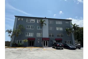 1060 Crystal Lake Drive 101, Deerfield Beach