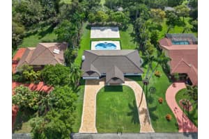 5510 W Castlegate Avenue, Davie