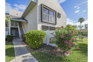 3206 S Lakeview Circle 1206, Hutchinson Island