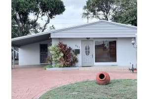 957 W 67th Street, Hialeah