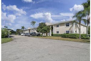 700 Lake Orchid Circle 209, Vero Beach