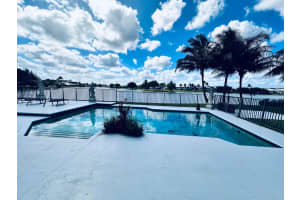 6695 Lake Loran Way, Greenacres