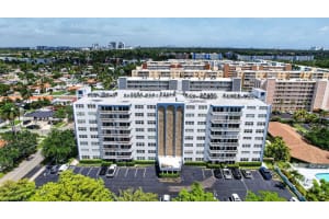 400 Ne 12th Avenue 405, Hallandale Beach