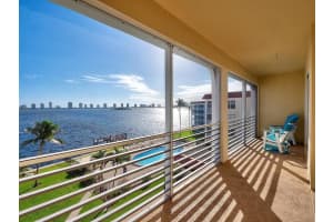 105 Paradise Harbour Boulevard 502, North Palm Beach