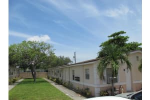 408 Nw 10th Street 4, Hallandale Beach