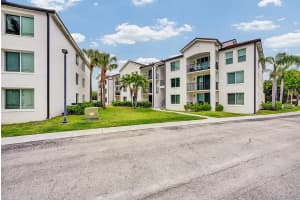 1010 Villa Circle, Boynton Beach
