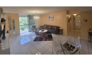5160 Las Verdes Circle 217, Delray Beach