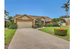 712 Golf Court, Delray Beach
