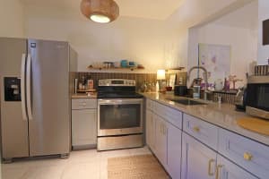 1000 Ne 12th Avenue 106, Hallandale Beach