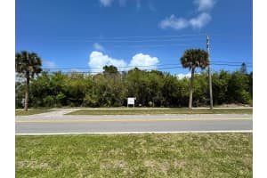 1654 N Central Avenue, Sebastian